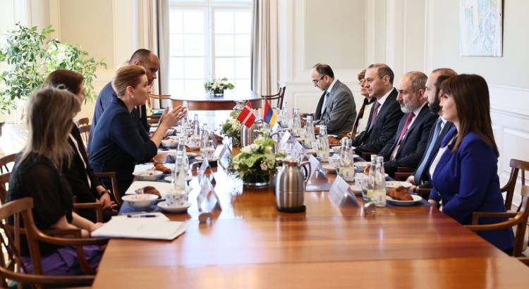 Փաշինյանը հանդիպում է ունեցել Դանիայի վարչապետի հետ