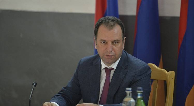 Սարսափում են նաև Սրբազանի կերպարից․ Վիգեն Սարգսյան