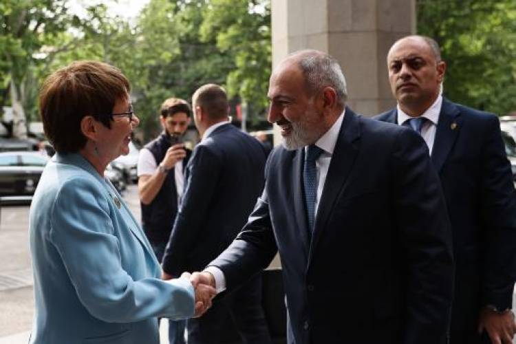 Փաշինյանը ՎԶԵԲ նախագահի հետ համատեղ ծրագրերի մասին քննարկում է ունեցել