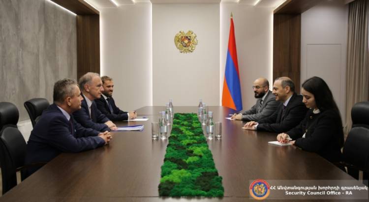 Արմեն Գրիգորյանն ընդունել է Լեհաստանի Սենատի արտաքին հարաբերությունների հանձնաժողովի նախագահին