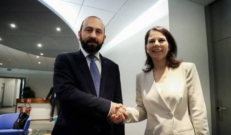Կայացել է Միրզոյանի և ԳԴՀ արտաքին գործերի նախարար Անալենա Բարբոկի հանդիպումը