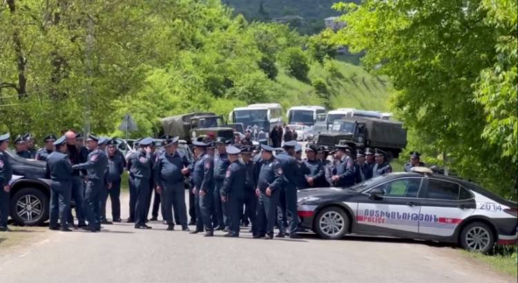 Կիրանցի մատույցները հսկում են մեծ թվով ոստիկաններ (տեսանյութ)