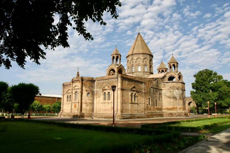 Իշխանությունն արդեն ԱԺ-ում է անթաքույց ցուցադրում Եկեղեցու նկատմամբ հետապնդումների նկրտումներ