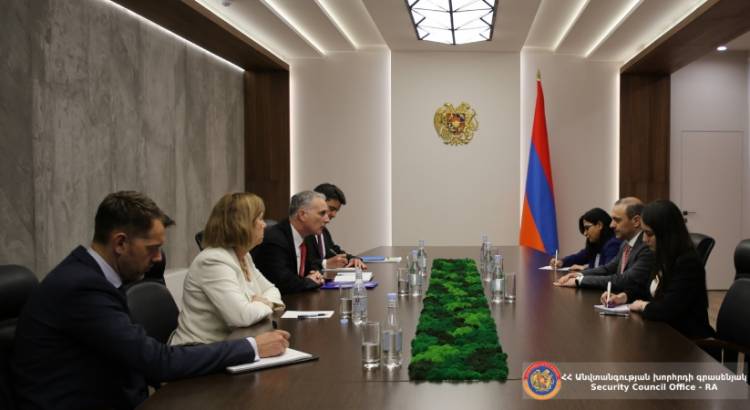 Արմեն Գրիգորյանն ընդունել է ԵԱՀԿ Մինսկի խմբի ամերիկացի համանախագահ Լուի Բոնոյին