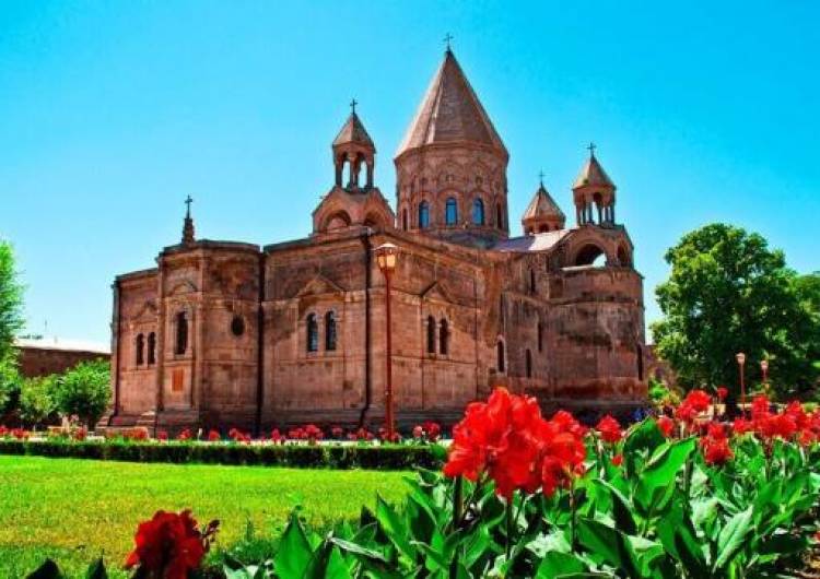 Մեր հավատքը զորացնենք Սուրբ Էջմիածնով