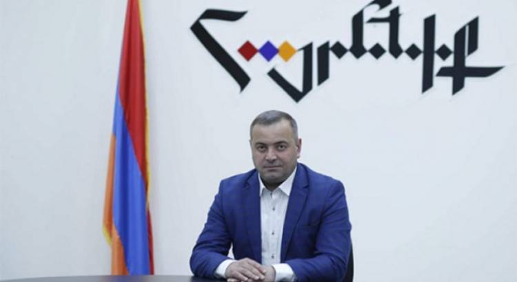 «Հայրենիք» խմբակցության ղեկավարի որդուն պատժո՞ւմ են հոր գործունեության պատճառով. «Փաստ»