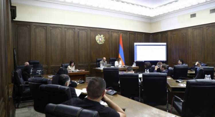 Ինչnւ էին ԱԺ-nւմ «բզկտnւմ» Անաhիտ Ավանեuյանին. «Հրապարակ»