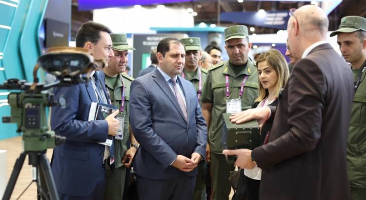 Պապիկյանը մասնակցել է EUROSATORY միջազգային ցուցահանդեսի բացման արարողությանը