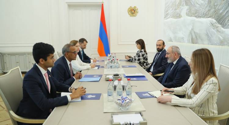 Փաշինյանն ընդունել է ԱՄՆ Պետքարտուղարի տեղակալ Ռիչարդ Վերմային