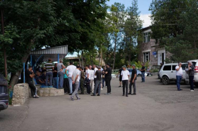 Կիրանցեցիներին հրամցնում են փաստաթղթեր, որոնց համաձայն նրանք պիտի հրաժարվեն գույքային իրավունքից