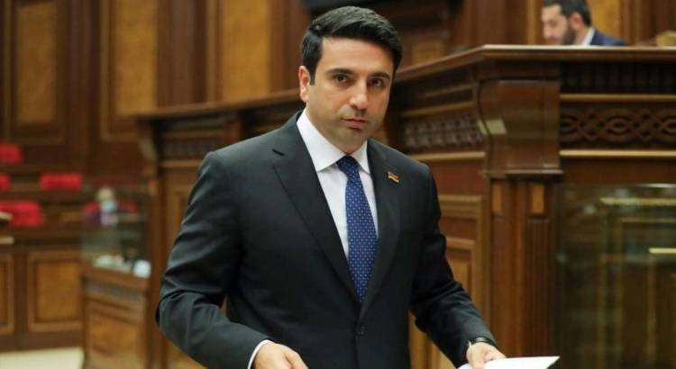 Մի խորհրդական չկա՞, որ Ալեն Սիմոնյանին հուշի՝ «սիրուն չի, մի՛ արա»
