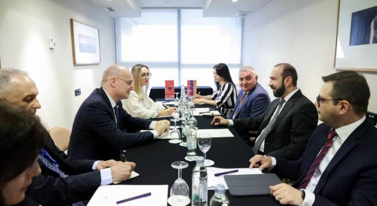 Միրզոյանը հանդիպում է ունեցել Ալբանիայի ԱԳ նախարարի հետ․ մանրամասներ