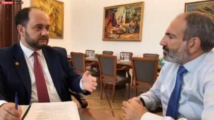Սրված հարաբերություններ կառավարությունում. Ի՞նչ է Արայիկ Հարությունյանը «կաթացնում» Փաշինյանի ականջին․ «Իրավունք»