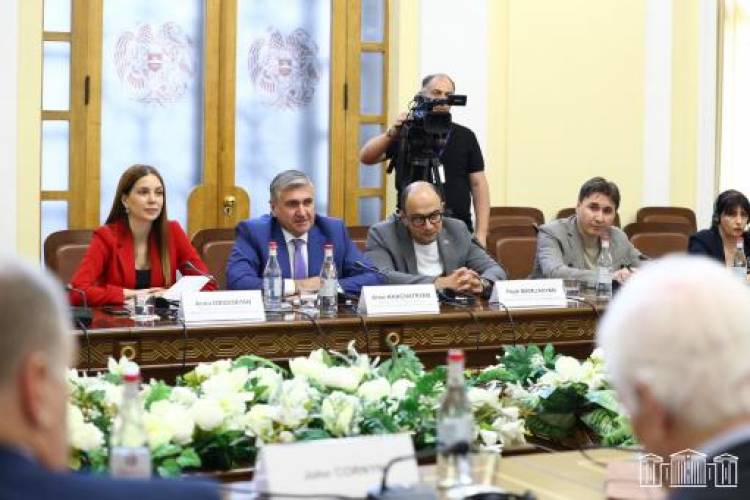 ՀՀ տարածքներն օկուպացված են, պահանջները սաստկանում են․ ընդդիմադիրները՝ ԱՄՆ սենատորին