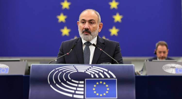 ԵՄ-ական կլոունադա ԱԺ-ում, ՌԴ-ական չոր թվեր. Փաշինյանը կփոխի արտաքին վեկտորը