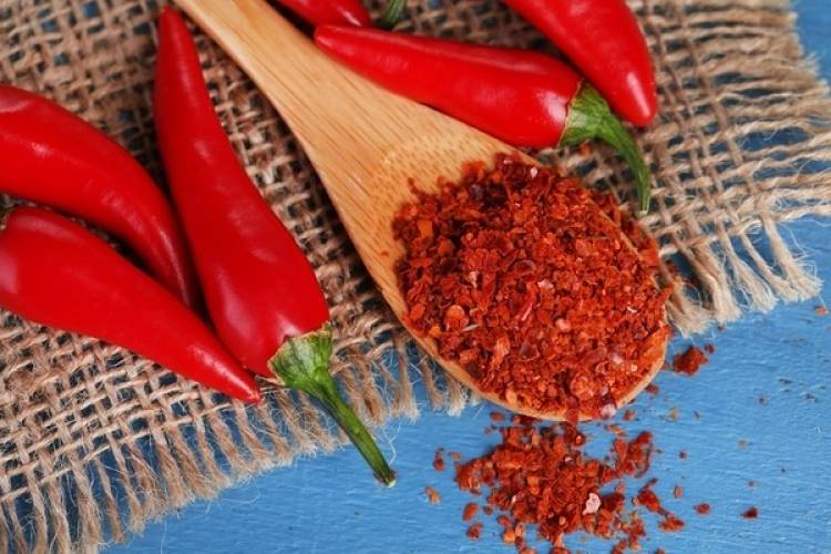 Ինչու է հարկավոր կայենյան պղպեղ օգտագործել. յոթ առավելություն
