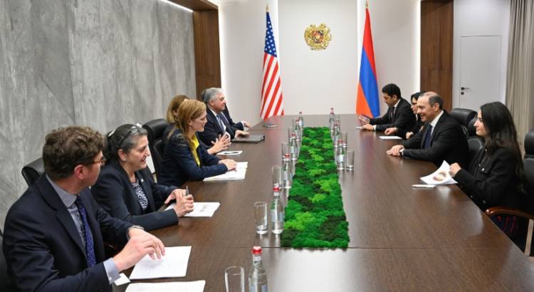 Արմեն Գրիգորյանը հանդիպել է Սամանթա Փաուերի հետ