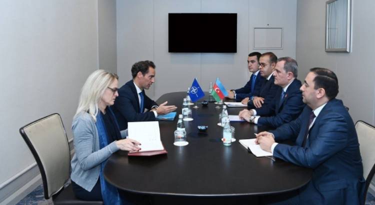 Ջեյհուն Բայրամովը հանդիպել է ՆԱՏՕ-ի ղեկավարի հատուկ ներկայացուցչին․ ինչ են քննարկել