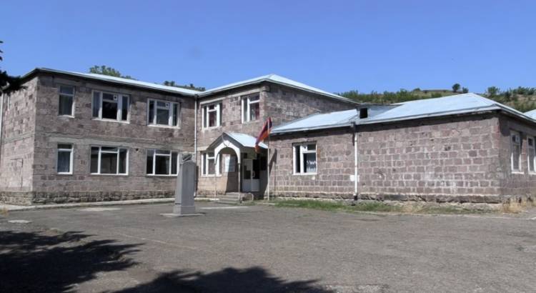 Ծնողների որոշելիքն է՝ կուղարկե՞ն իրենց երեխաներին դպրոց, թե՞ ոչ․ Կիրանցի դպրոցի տնօրեն