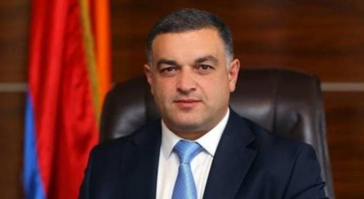 Միջնորդություն են ներկայացրել Ստեփանակերտի քաղաքապետի նկատմամբ խափանման միջոց կիրառելու մասին։