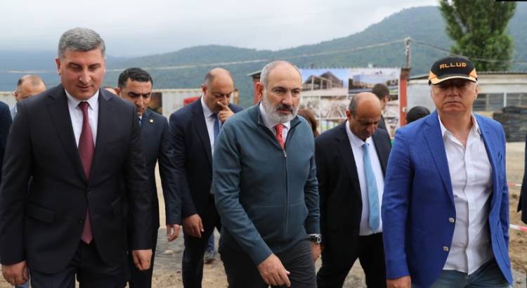 Կիրանցում Փաշինյանին ջերմ չեն ընդունել․ գնանք ասենք շնորհակալությո՞ւն, որ մի քանի մետր էն կողմ Ադրբեջանն ա