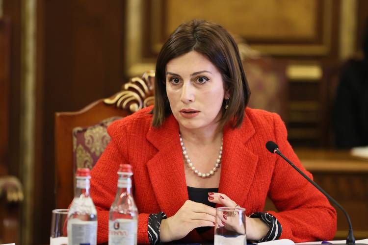 ՖՈՏՈ․ Ըստ Ավանեսյանի` Հաշվեքննիչ պալա՞տն է դեղին մամուլ. «Ժողովուրդ»