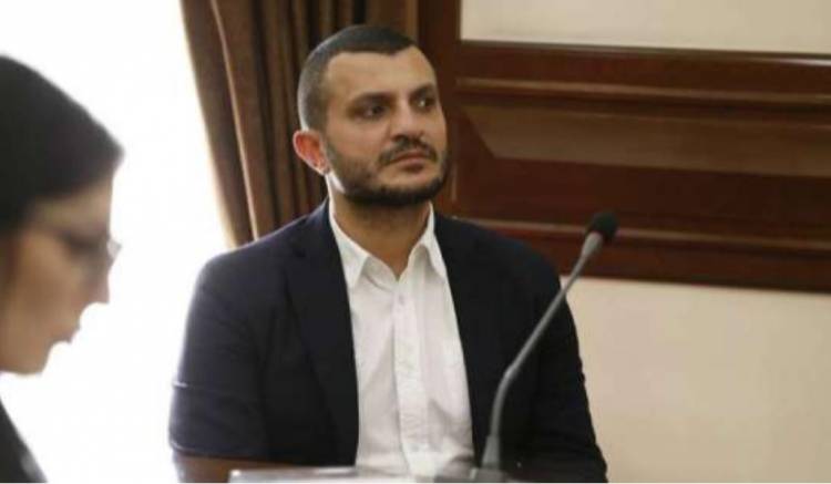 Կենտրոնի թաղապետն իր բիզնեսը հավատարմագրային կառավարման է հանձնել «Ֆակտորի փրոդաքշն» ՍՊԸ-ին. «Ժողովուրդ»