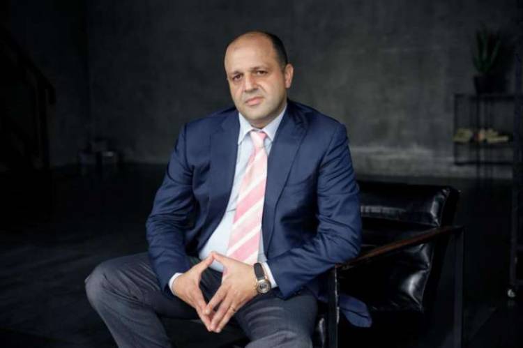 Հայաստանը փրկելու «հայտ ներկայացրած» Մհեր Ավետիսյանին բնորոշ է ԶԼՄ-ների հանդեպ ֆոբիան. «Ժողովուրդ»