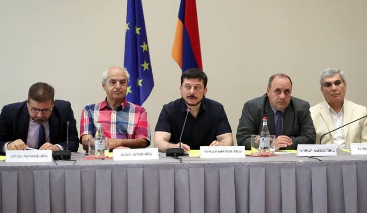 Արեւմտամետների նախաձեռնած ստորագրահավաքը կրկին հետաձգվում է. «ՀՐԱՊԱՐԱԿ»