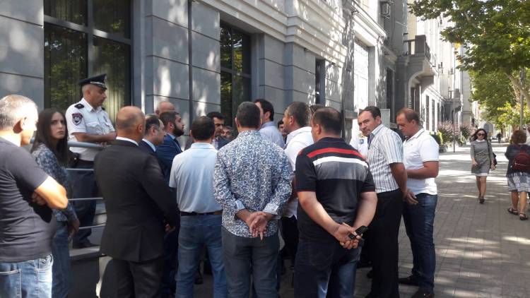 «Աչքերս փակեմ, ոտքս դնեմ գազին, Պոլիտեխնիկի մոտ նոր աչքերս բացեմ»․ վարորդները դժգոհ են փոփոխություններից
