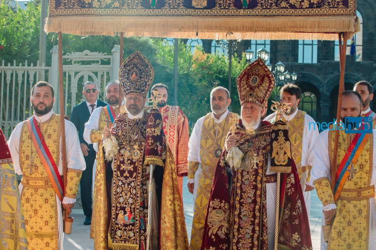 Տեղի ունեցավ Սրբալույս Մյուռոնի օրհնությունը․ ովքե՞ր էին մասնակցում (ֆոտոշարք)