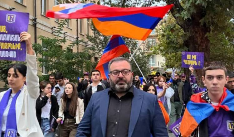 Շարժմանն աջակից գործարարներին ճնշում են․ «Հրապարակ»