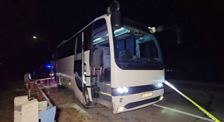 Արարատում բացվել էր ավտոբուսի հետևի դուռը, 3 ուղևոր ընկել էր․ նոր մարամասներ (տեսանյութ)