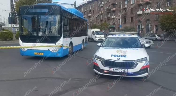 «Սասունցի Դավիթ» կայարանում բախվել են թիվ 97 երթուղու «Zhong Tong»-ն ու «Nissan»-ը, վիրավnր կա․ Shamshyan