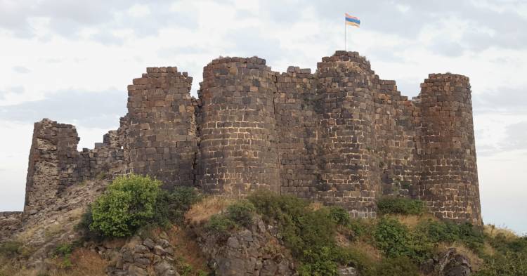 Ադրբեջանի կեղծիքն Ամբերդի վերաբերյալ․ «Գեղարդ» հիմնադրամ