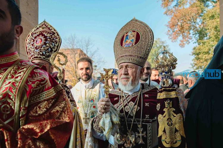 Վերաբացումից հետո առաջին անգամ Մայր Աթոռում եպիսկոպոսներ ձեռնադրվեցին (ֆոտոշարք)