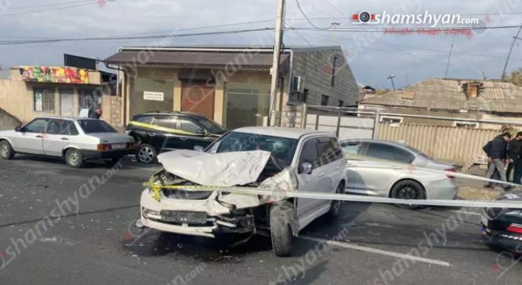 Բախվել են «Hyundai Santa Fe» և «Mitsubishi Airtrek» մեքենաները, վիրավnր կա․ Shamshyan