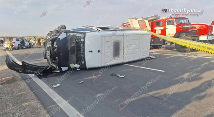 Արարատում բախվել են «Toyota Land Cruiser»-ն ու մարդատար «Գազել»-ը, 2 վիրավnր կա․ Shamshyan