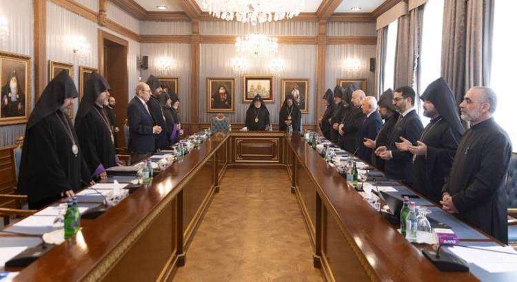 Մայր Աթոռ Ս. Էջմիածնում սկսվել է Գերագույն հոգևոր խորհրդի ժողովը (լուսանկարներ)