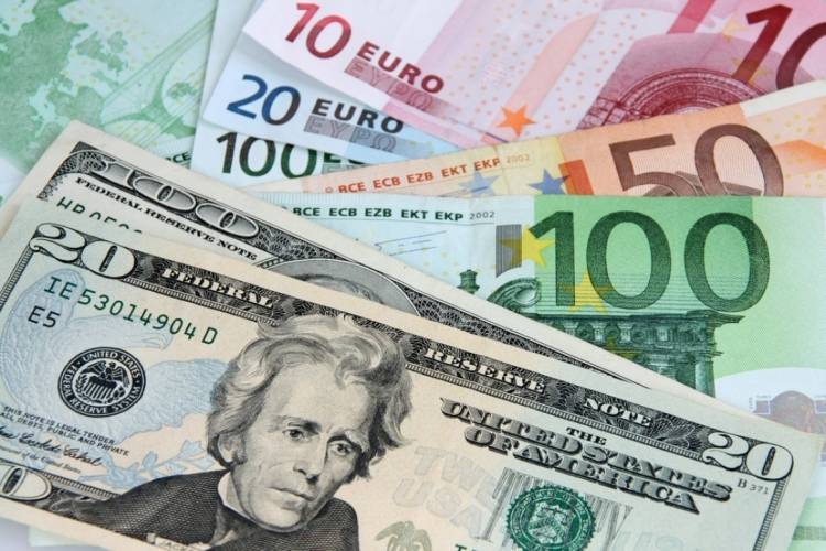 Դոլարը փոքր-ինչ թանկացել է․ փոխարժեքն՝ այսօր