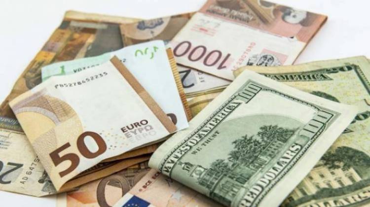 Դոլարը թանկացել է, ռուբլին՝ էժանացել․ փոխարժեքն՝ այսօր
