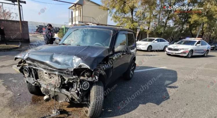 Արցախի պողոտայում բախվել են «ՎԱԶ 2121»-ն ու «Toyota»-ն, վերջինը բախվել է նաև «ԵրԱԶ»-ին․ Shamshyan
