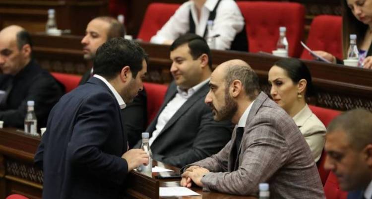 Առանց մեռել «պանիխիդա»` Ազգային ժողովում․ «Հրապարակ»