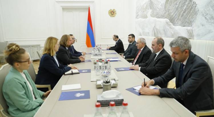 Փաշինյանն ընդունել է ԳԴՀ Բունդեսթագի պատվիրակությանը