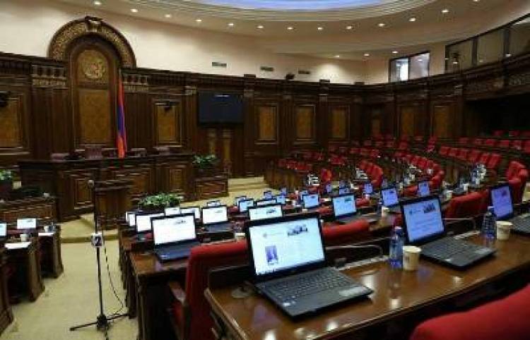 ՔՊ-ականները հեռախոսները փոխում են․ «Հրապարակ»