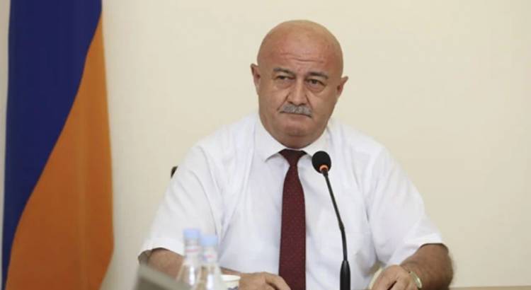 Դատախազությունից չեն կողմնորոշվում՝ Հովիկ Աղազարյանը «պետական հանցագո՞րծ է», թե՞ ոչ
