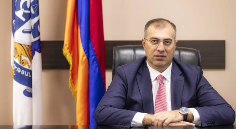 Քաղաքացիները դժգոհ են` փորձաքննությունները ձգձգվում են, տնօրենը պնդում է՝ չկա խնդիր, փողն էր պակասել՝ տվել են