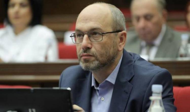 Բարտեր են արել, Գեղամ Նազարյանին ուղարկել ՔՊ-ականների մոտ․ «Հրապարակ»