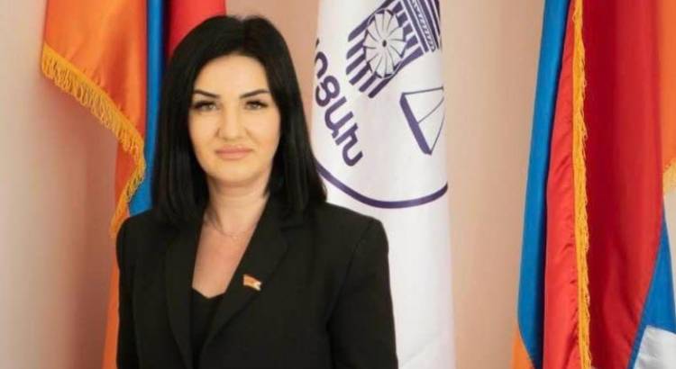 Նիկոլն ու իր ուսապարկերը 7 երգ գիտեն․ Մետաքսե Հակոբյան
