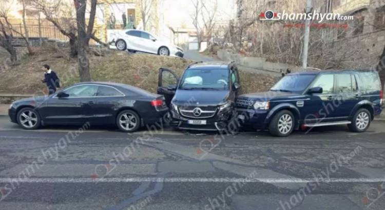 Երևանում «Mercedes»-ն ինքնաբերաբար առաջ է ընթացել ու բախվել «Toyota Land Rover»-ին և «Audi»-ին. Shamshyan